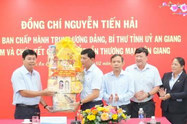 Bí thư Tỉnh ủy An Giang Nguyễn Tiến Hải cùng đoàn Lãnh đạo tỉnh nhà thăm và chúc Tết KTC